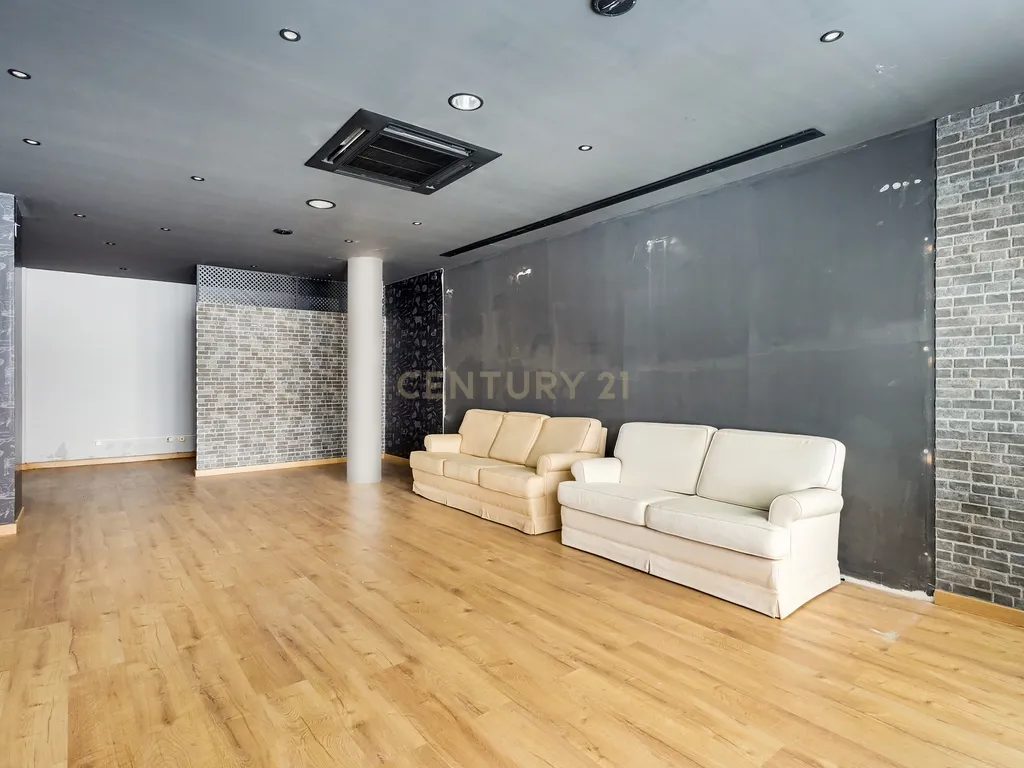 Loja Comercial no Coração de Vilamoura – Oportunidade Imperdível! - Image 4
