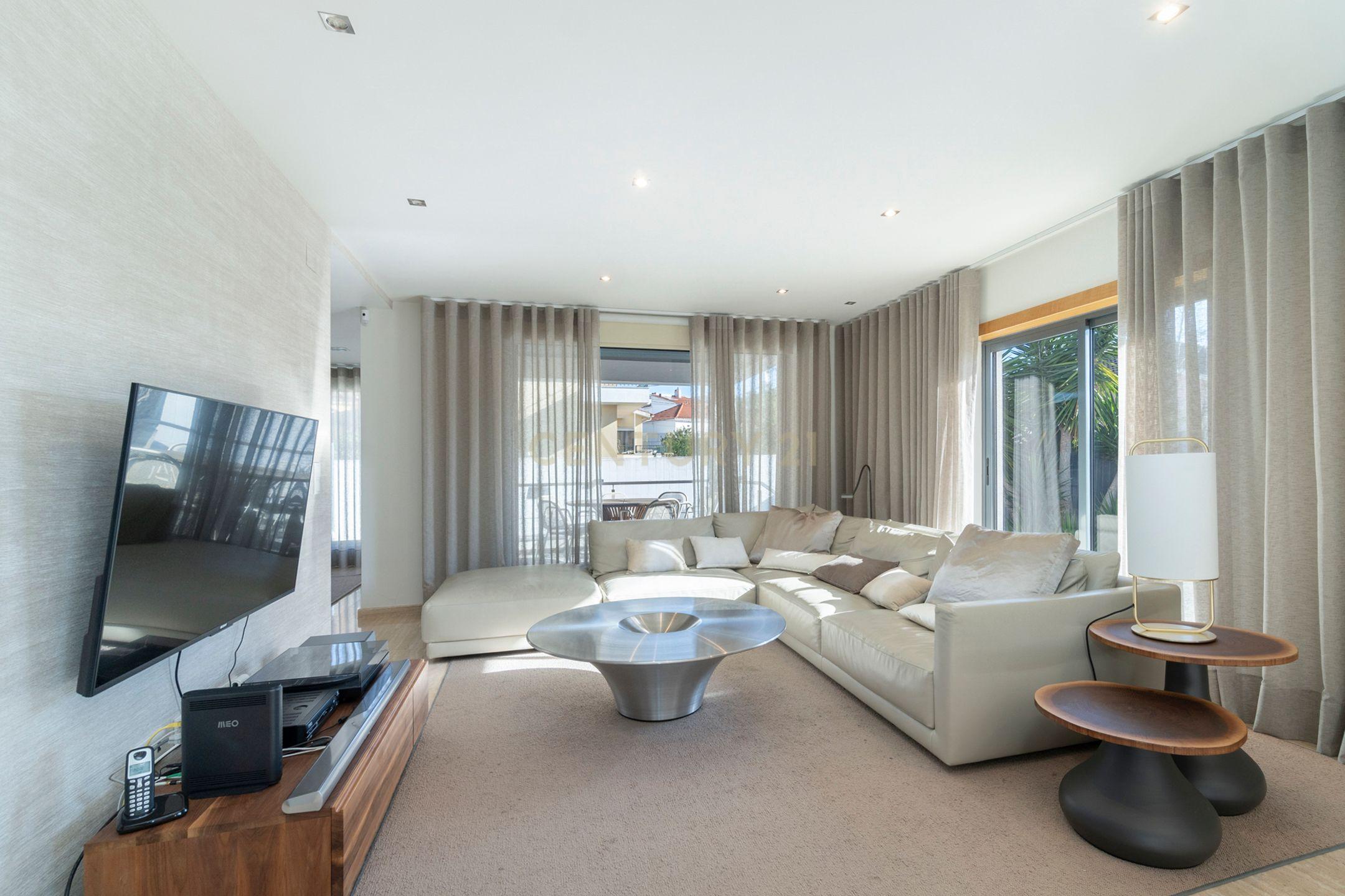 🏡 Luxo em Cada Detalhe: Moradia Exclusiva em Birre, Cascais - Image 8