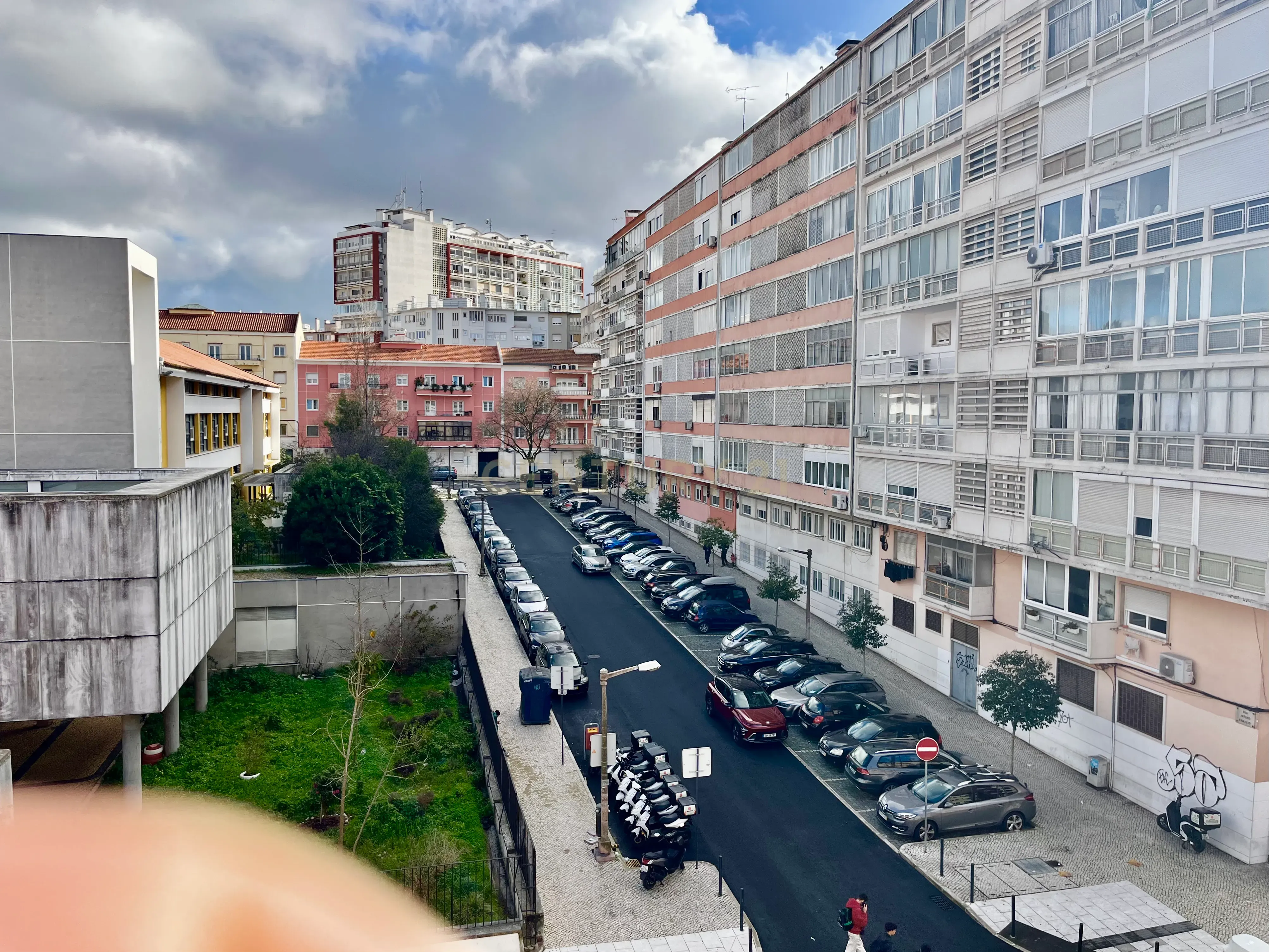 🏡 Arrenda-se Apartamento T4 em Alvalade – Remodelado | Com Garagem + 1 Estacionamento 🚗 - Image 20
