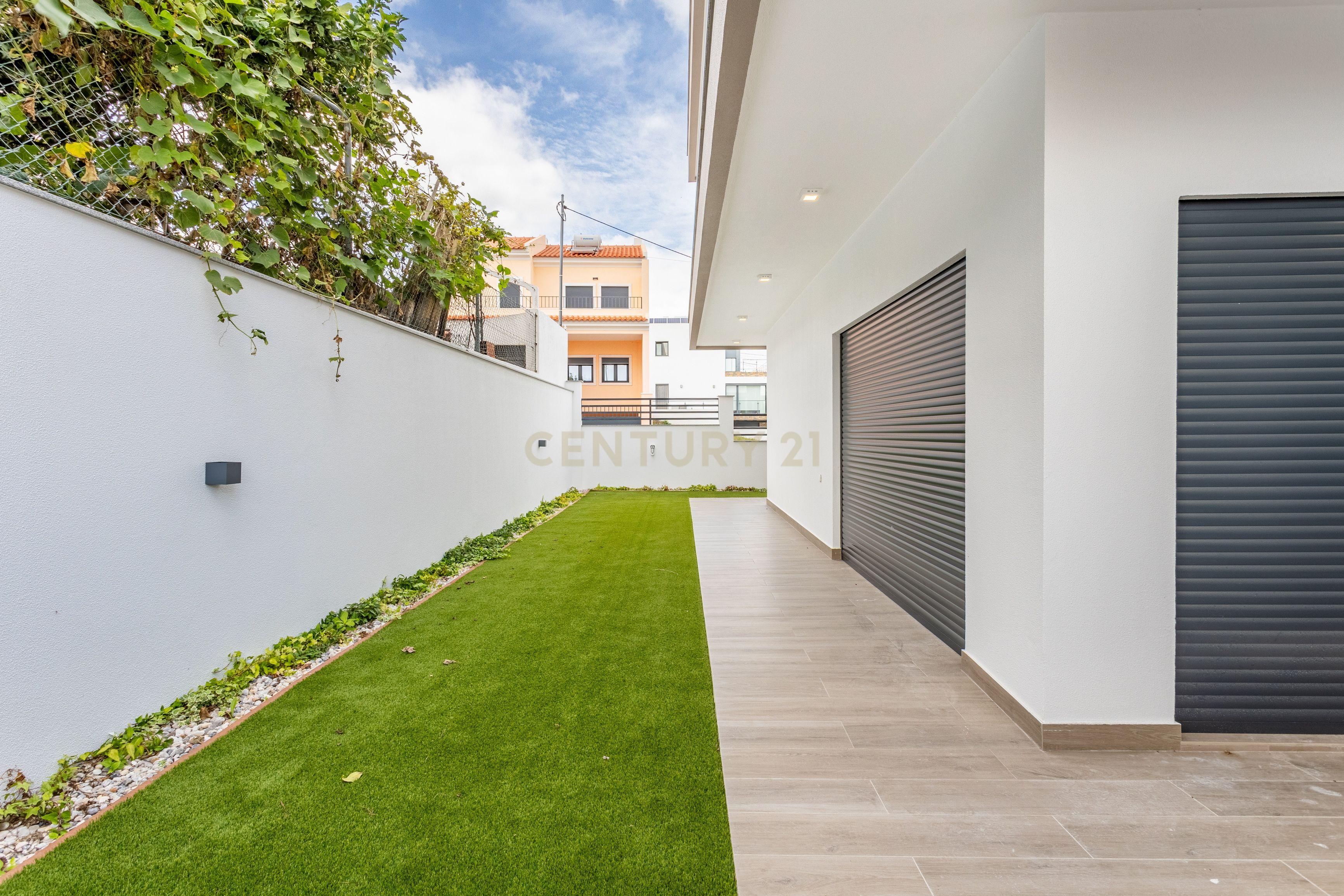 Moradia de luxo V4 no Bairro das Maroitas, São João da Talha - Image 44