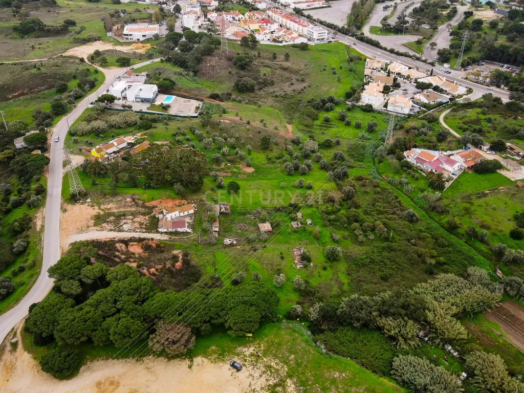 Setúbal - Terreno com capacidade construtiva (4.280m2) - Image 2