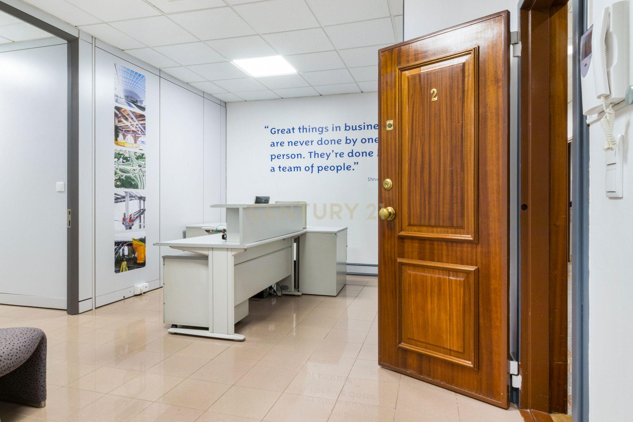 Escritório moderno com 5 Salas e 2 lugares de Parqueamento, junto ao Metro. Para Arrendar! - Image 21