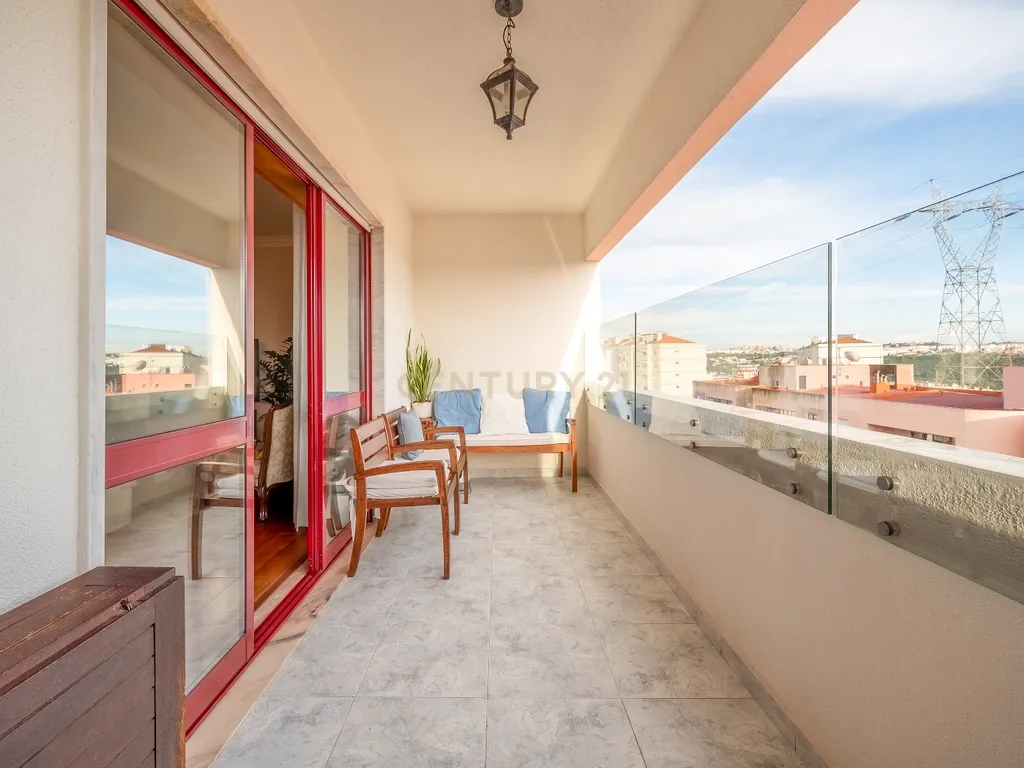 Apartamento T3, com Box de 85 m2 e Arrecadação em Odivelas - Image 20