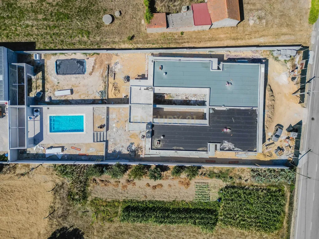Moradia geminada em construção, com piscina e jardim na Boavista, Lavos, Figueira da Foz. - Image 15