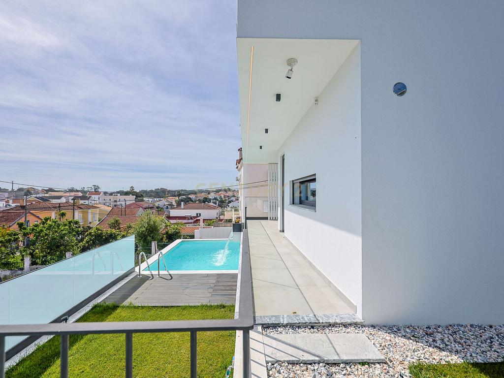 Moradia T5 com Piscina e Domótica - Nova Construção na Charneca da Caparica - Image 44