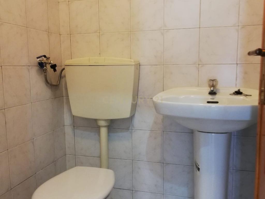 Garagem para Arrendamento – Monte Abraão (Rua Ribeiro Sanches)  - Image 3