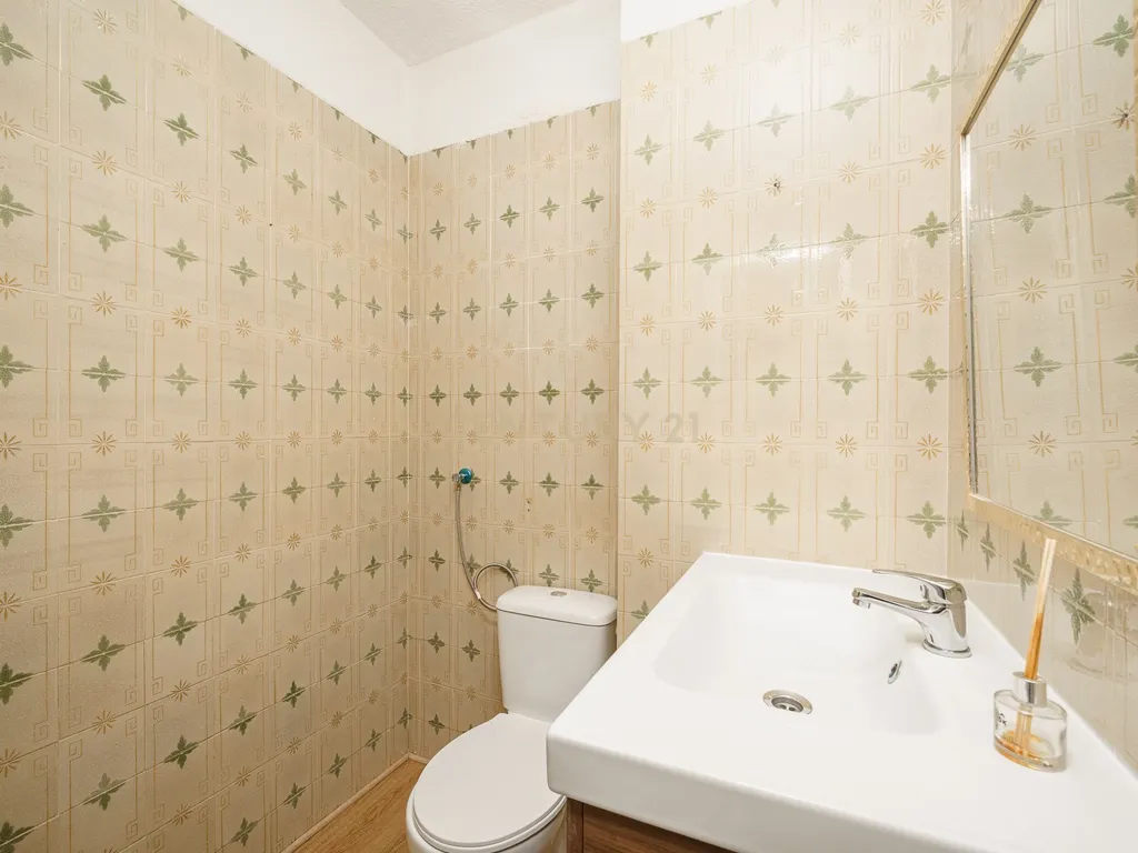 T3 Semi-Remodelado em São Sebastião, Setúbal - Image 14