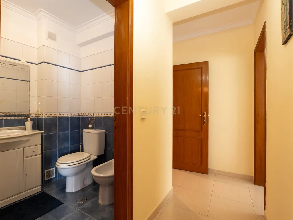 ** ESPECTACULAR APARTAMENTO NO CENTRO DE MAFRA, COM PARQUEAMENTO ** - Image 35