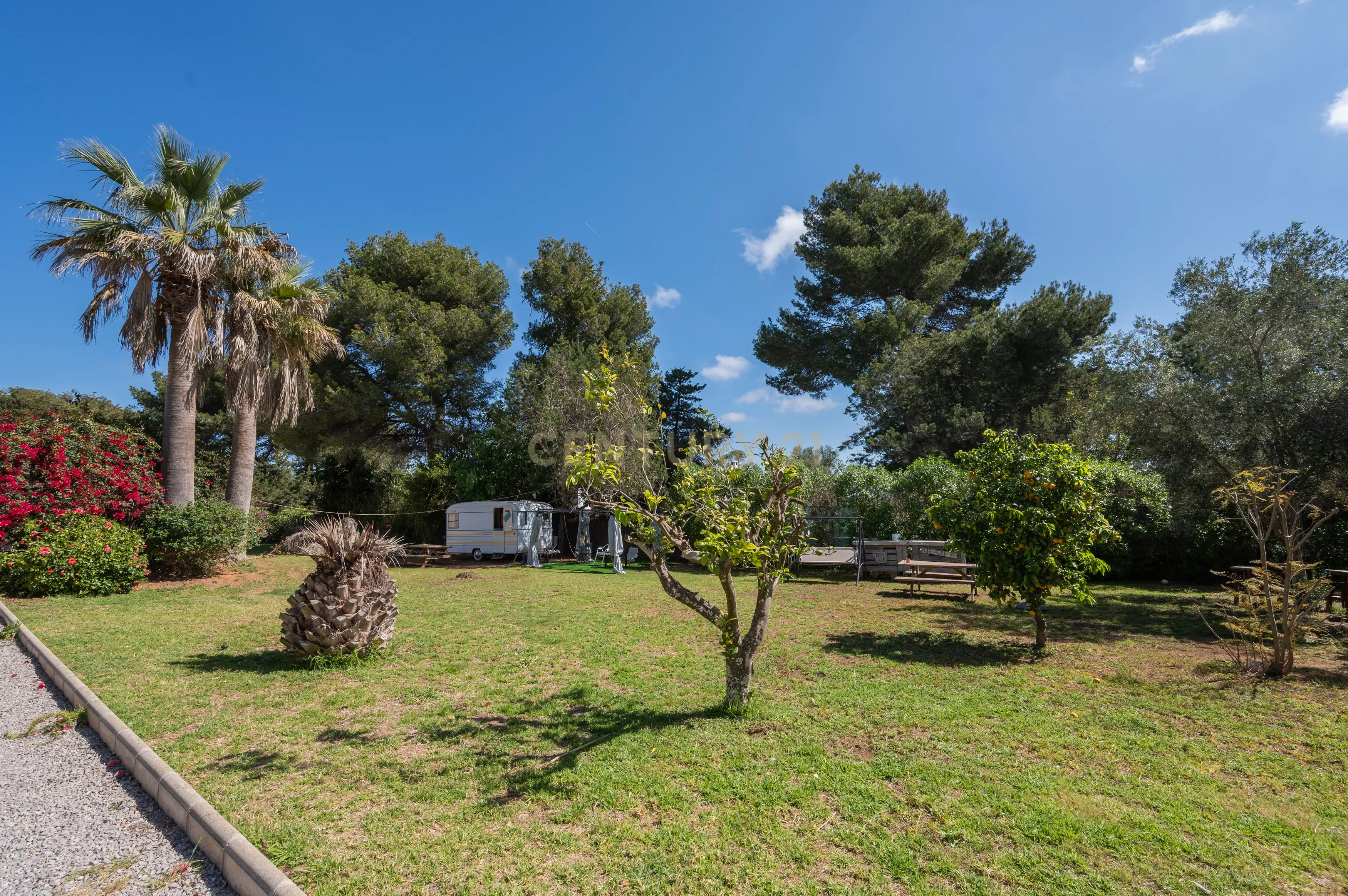 Moradia para reformar em Santa Eulália com piscina e vista panorâmica. Ótima oportunidade para investidores. - Image 25