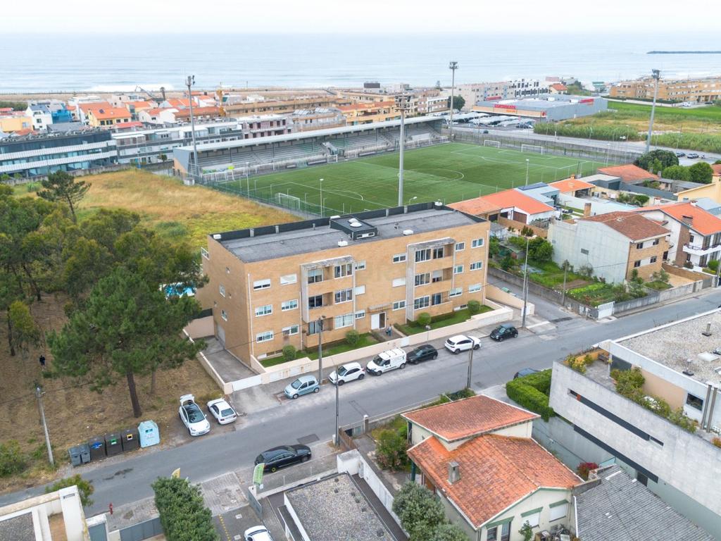 Apartamento T1+1 em Lavra, Matosinhos com Varanda e Piscina. - Image 12