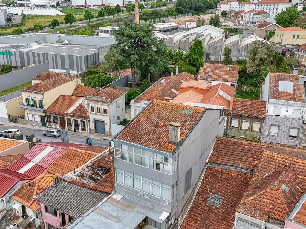 T2 Renovado com Vista Cidade – Rua de São Roque da Lameira, Campanhã - Image 25