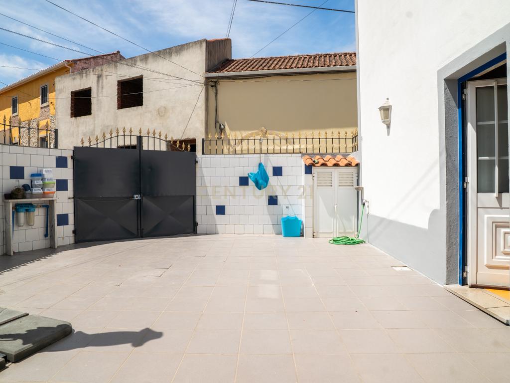 🏡 Moradia T4 Impecável em Olho Marinho – a poucos minutos de Peniche! - Image 56