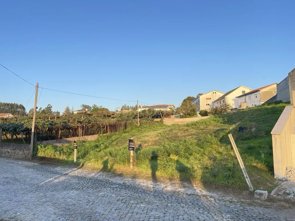 Terreno com 1370 m2 em Gondalães-Paredes - Image 10