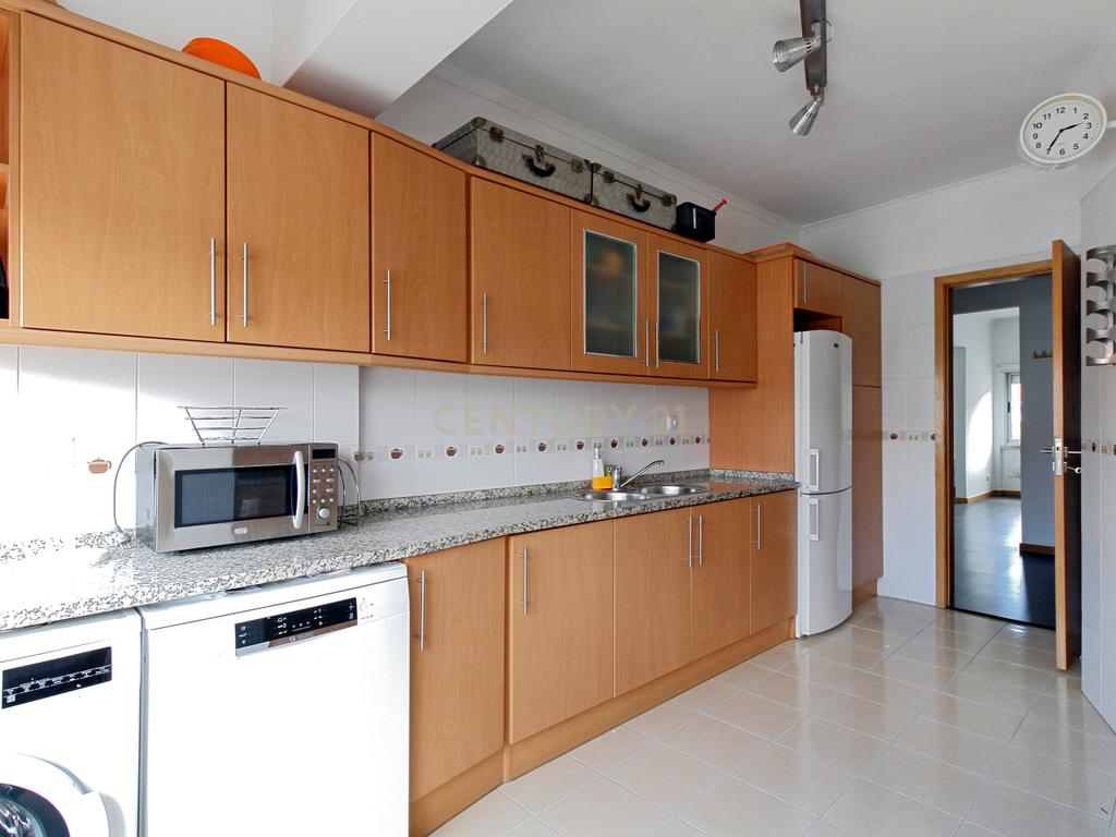 Apartamento T2 Odivelas - Image 2