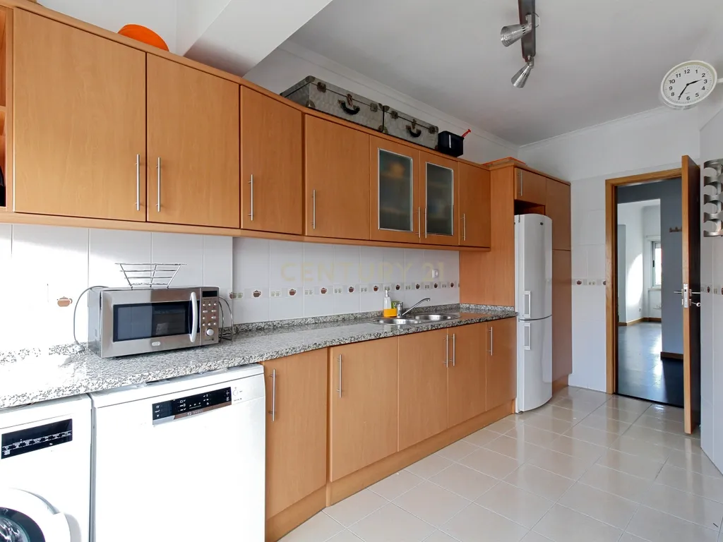 Apartamento T2 Odivelas - Image 2