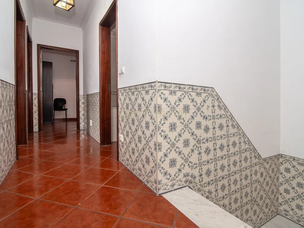 Moradia T2 no Centro de Évora (1º Andar) - Image 6