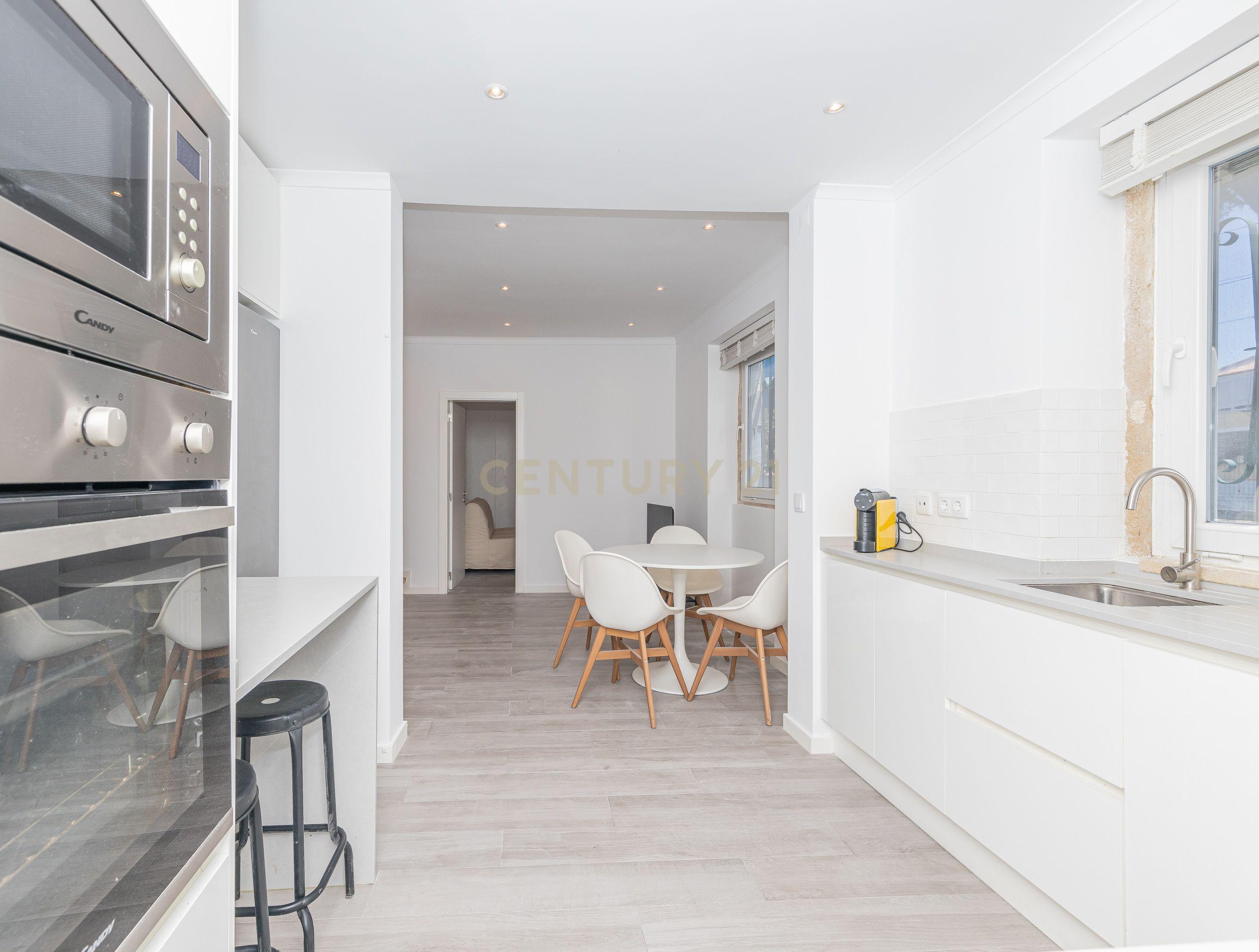 Fotografia 6 de Apartamento T3 em Paço de Arcos – Excelente Localização
