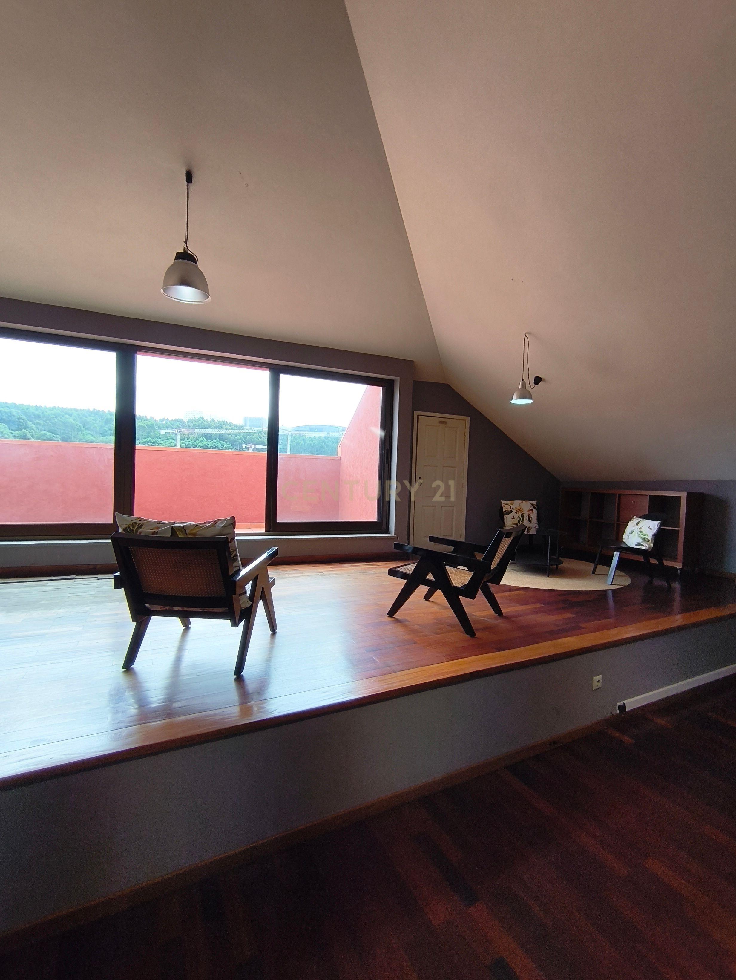 Fotografia 10 de Apartamento Último Andar - Rua Cais das Pedras , rio Douro Porto