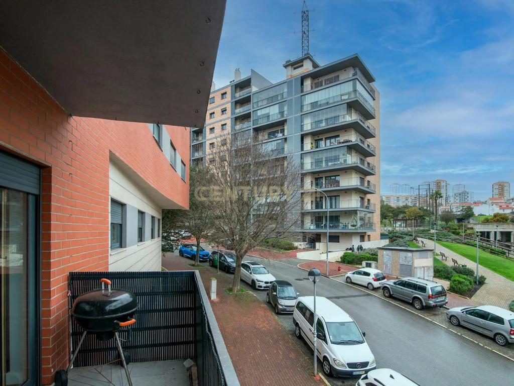 Apartamento T3 Totalmente Renovado – Colinas do Cruzeiro, Odivelas - Image 31