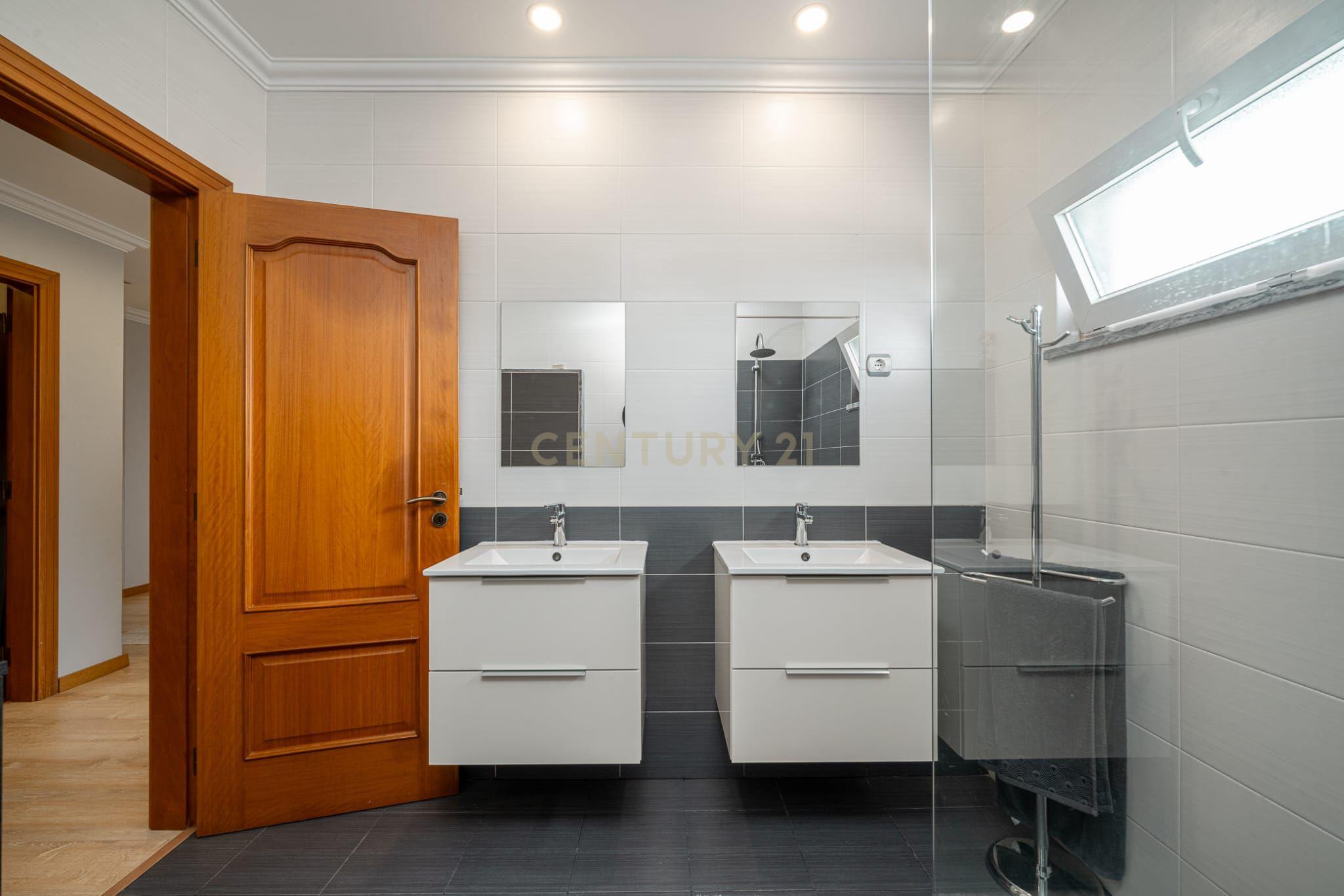 Excelente Moradia T4 em Cajados, Palmela - Image 29