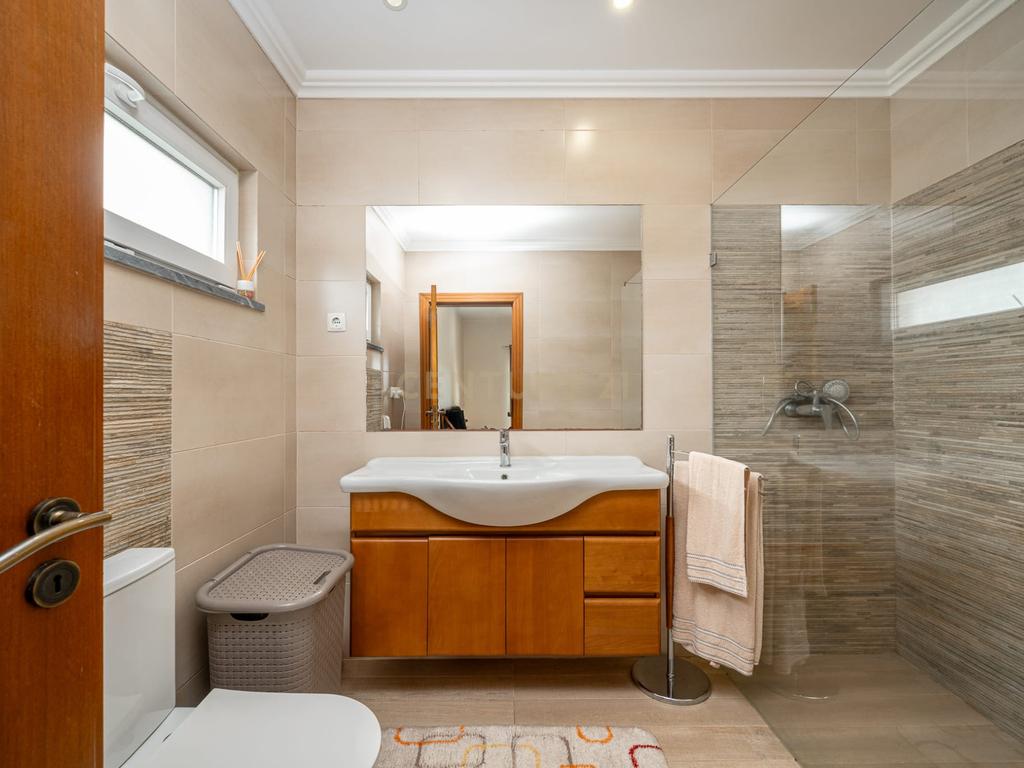 Excelente Moradia T4 em Cajados, Palmela - Image 38