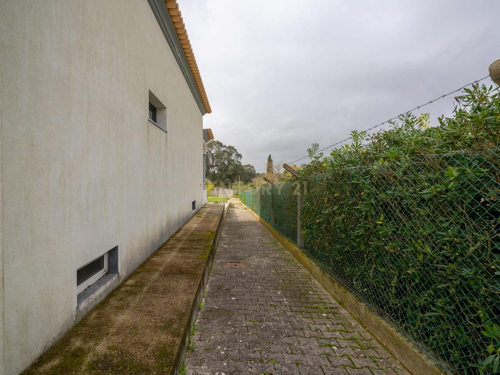 Excelente Moradia T4 em Cajados, Palmela - Image 51