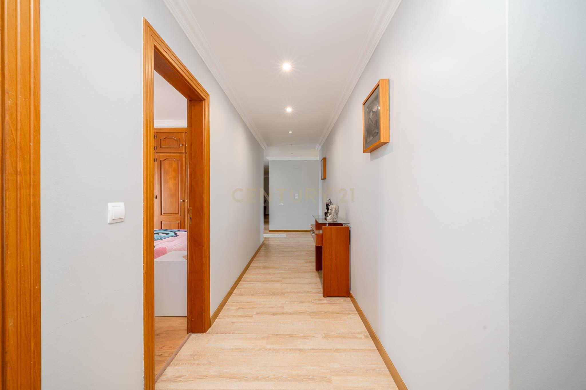 Excelente Moradia T4 em Cajados, Palmela - Image 19