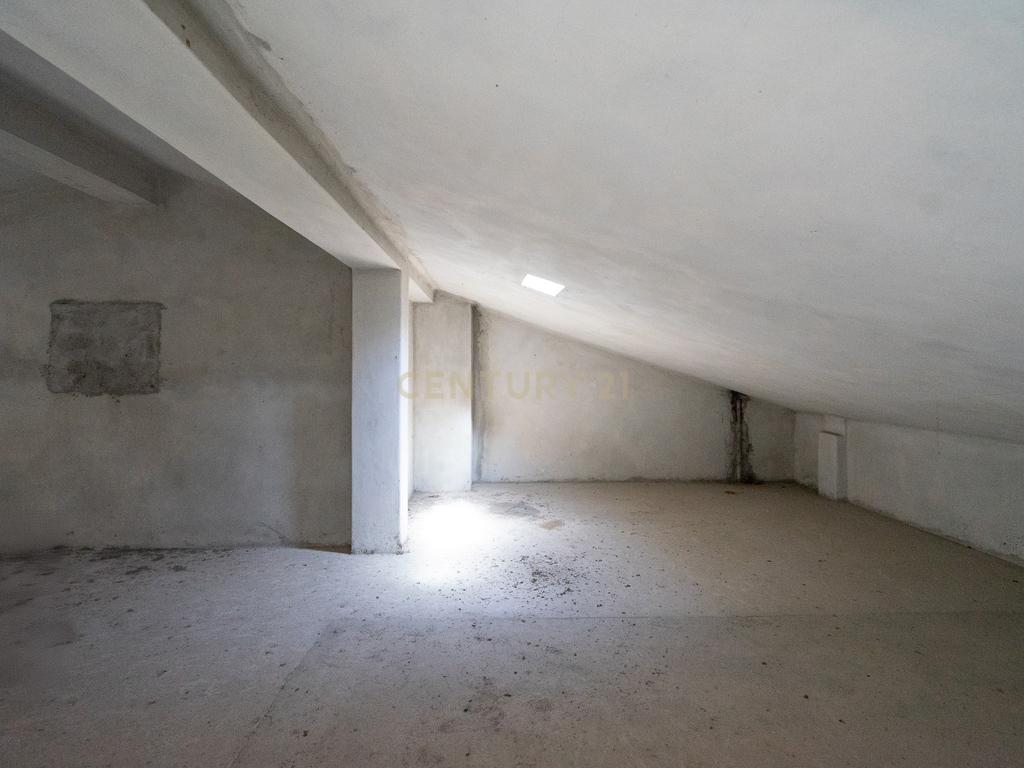 Apartamento T3 Duplex + Garagem em Coimbra - Image 54