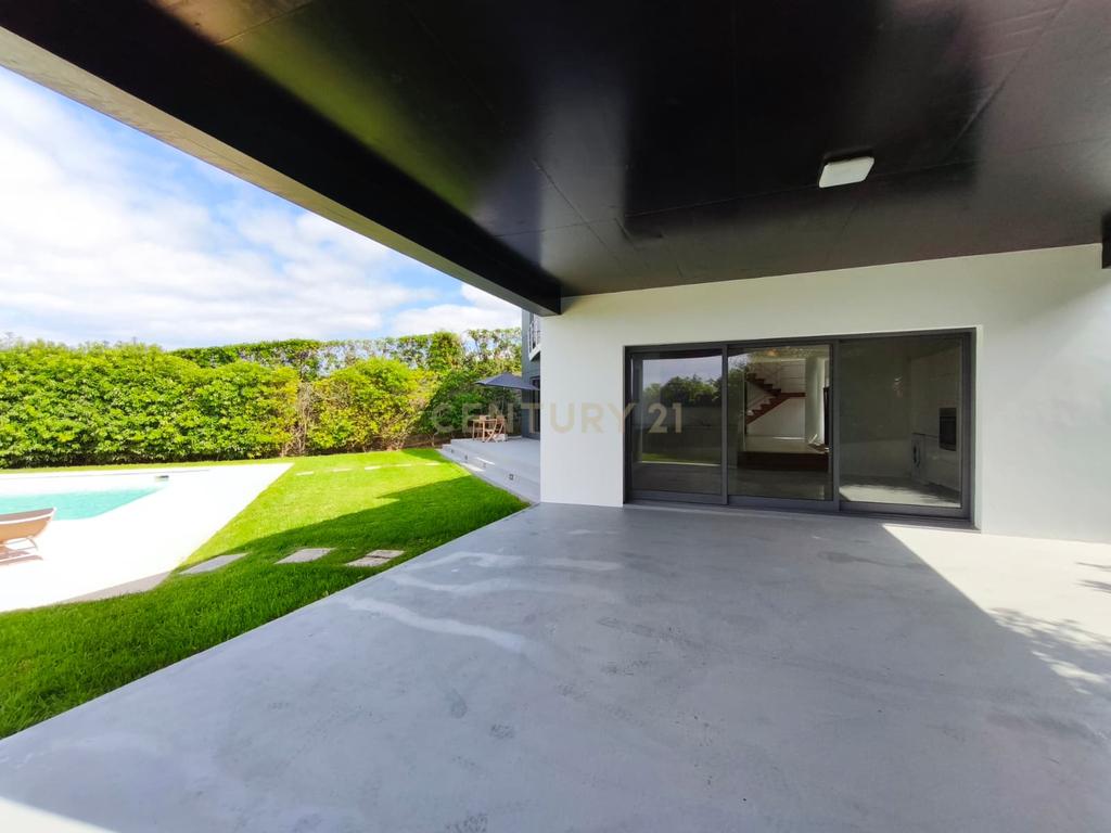 Moradia de Luxo com vista Mar em São Miguel, Açores - Image 25