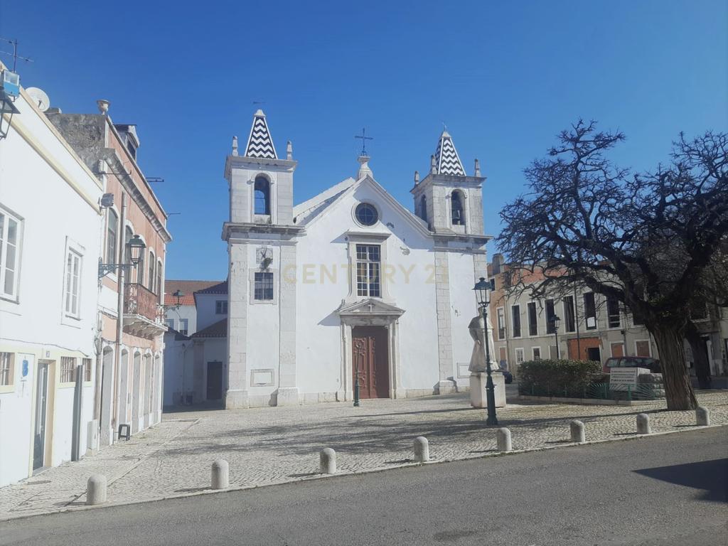Construção de Prédio no centro do Barreiro com PIP Aprovado para Ampliação - Image 2