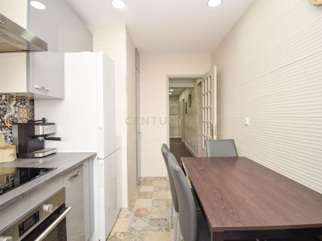T2 totalmente remodelado em São Marcos com vista desafogada - Image 15