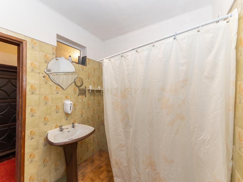 Moradia T3 na Quinta do Anjo com Vista Panorâmica e Garagem - Image 17