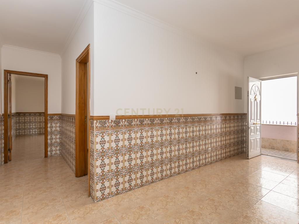 Moradia de 6 assoalhadas em lote de 500 m2 - Image 4