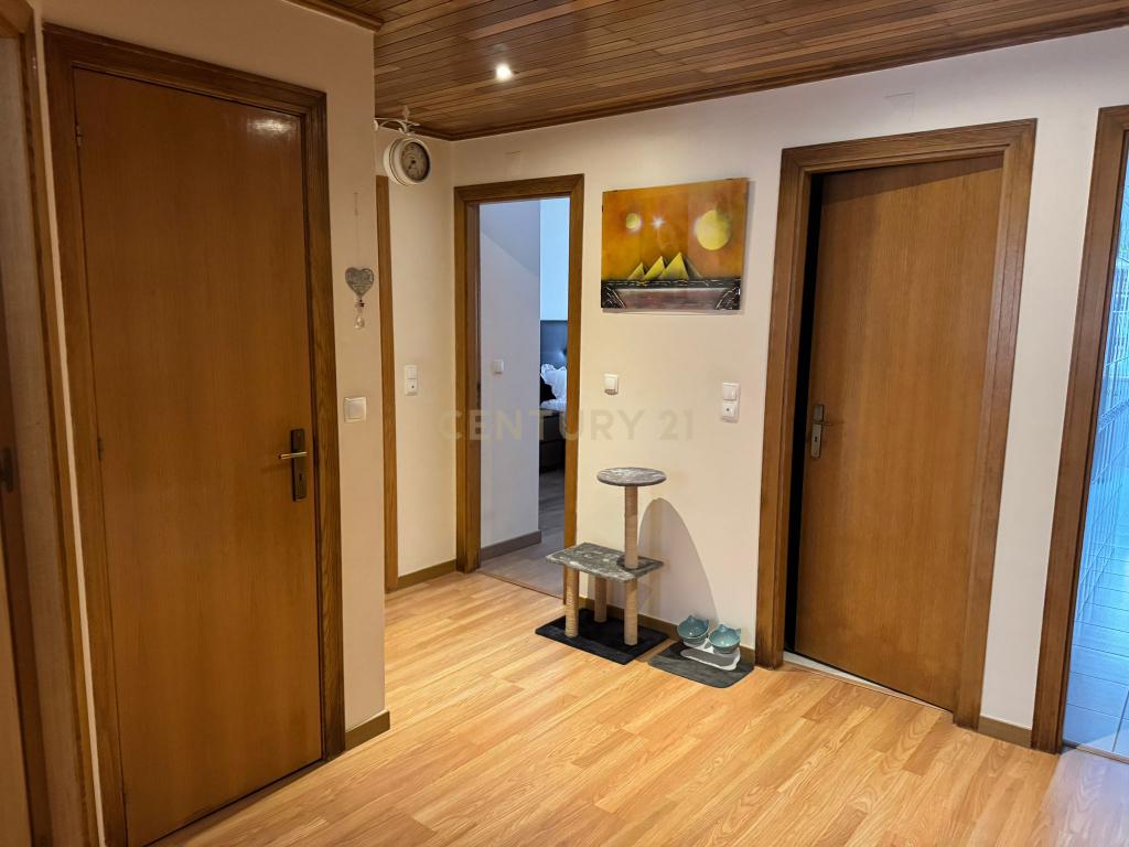 Apartamento T2 Rio de Mouro  - Image 3