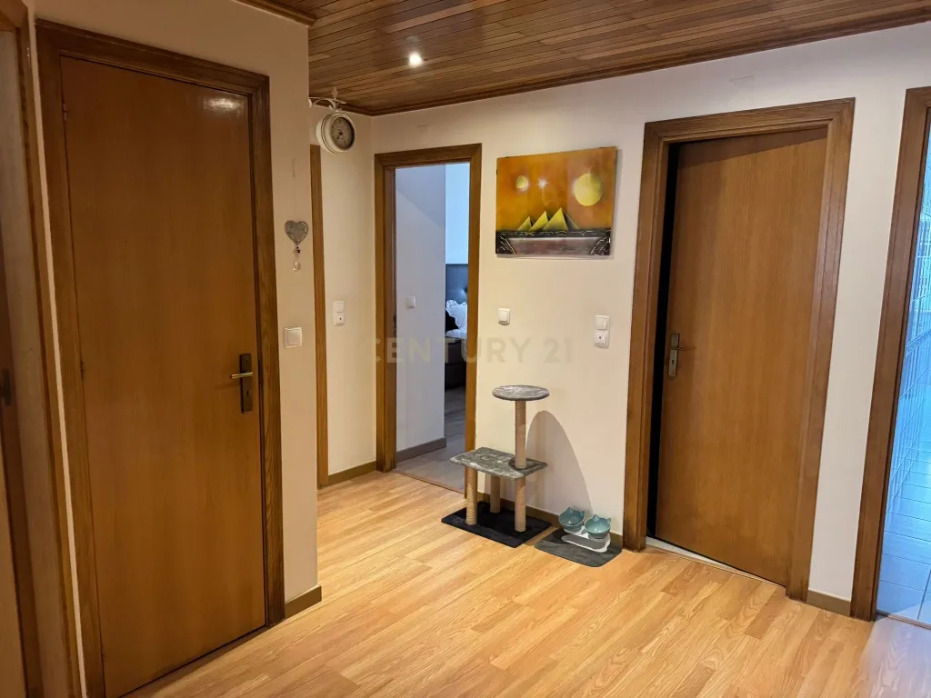 Apartamento T2 Rio de Mouro - Image 3