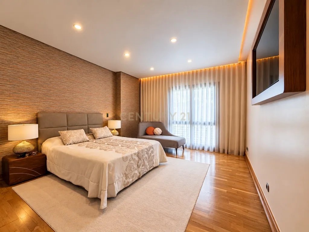 T4 com Piscina | Condomínio Privado PRATAGI | Segurança 24H | Alverca - Image 61