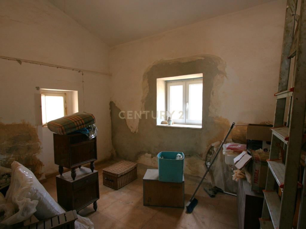 Quinta tradicional com moradia, garagem e vários anexos em terreno de 2020 m2, Zebro de Baixo, Silves - Image 14