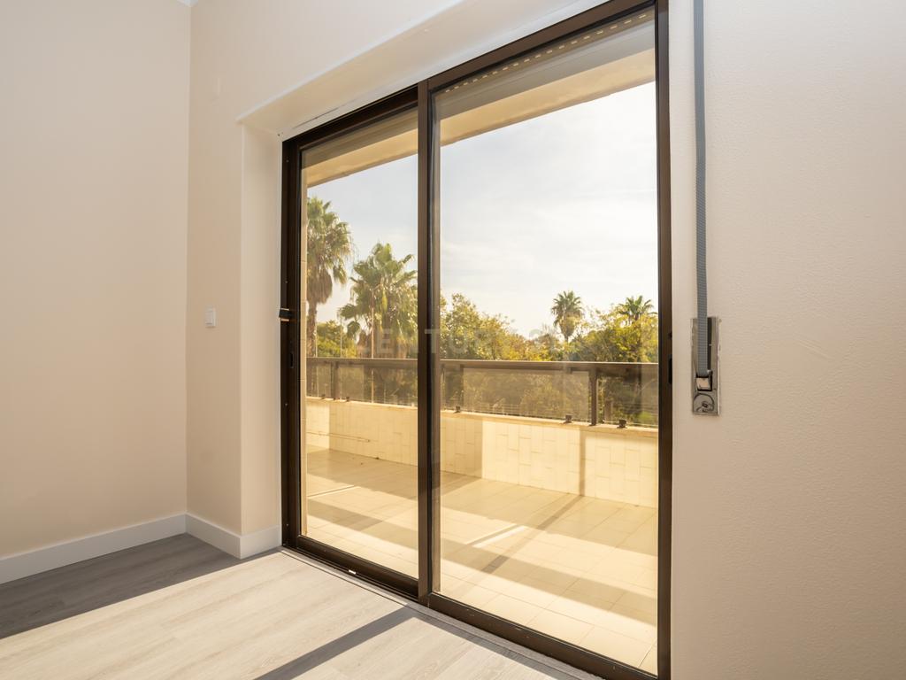 Apartamento T4, centro de Almada com terraço - Image 37