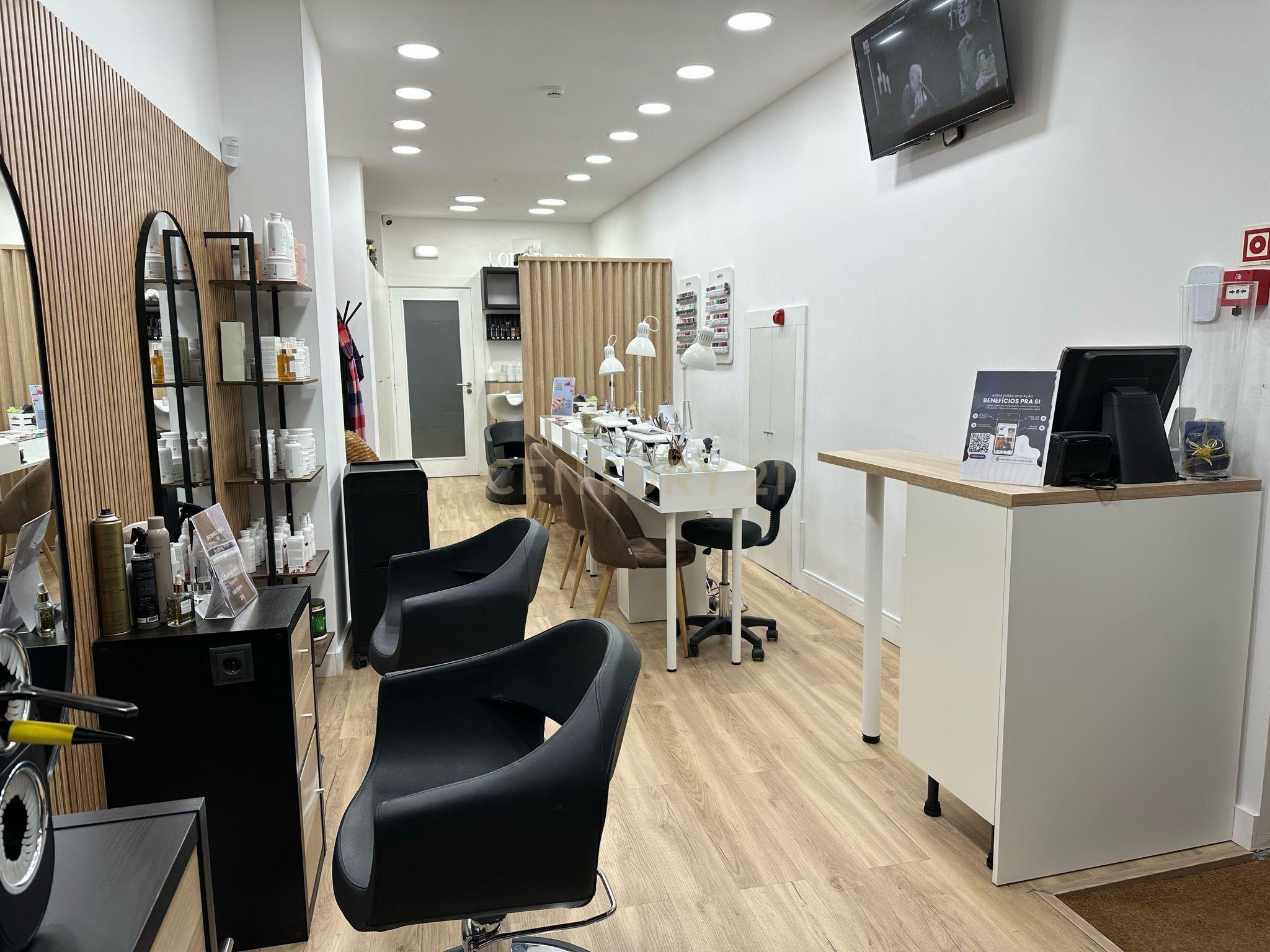Trespasse de Salão de Cabeleireiro e Estética – Localização Premium no Centro da Cidade - Image 12
