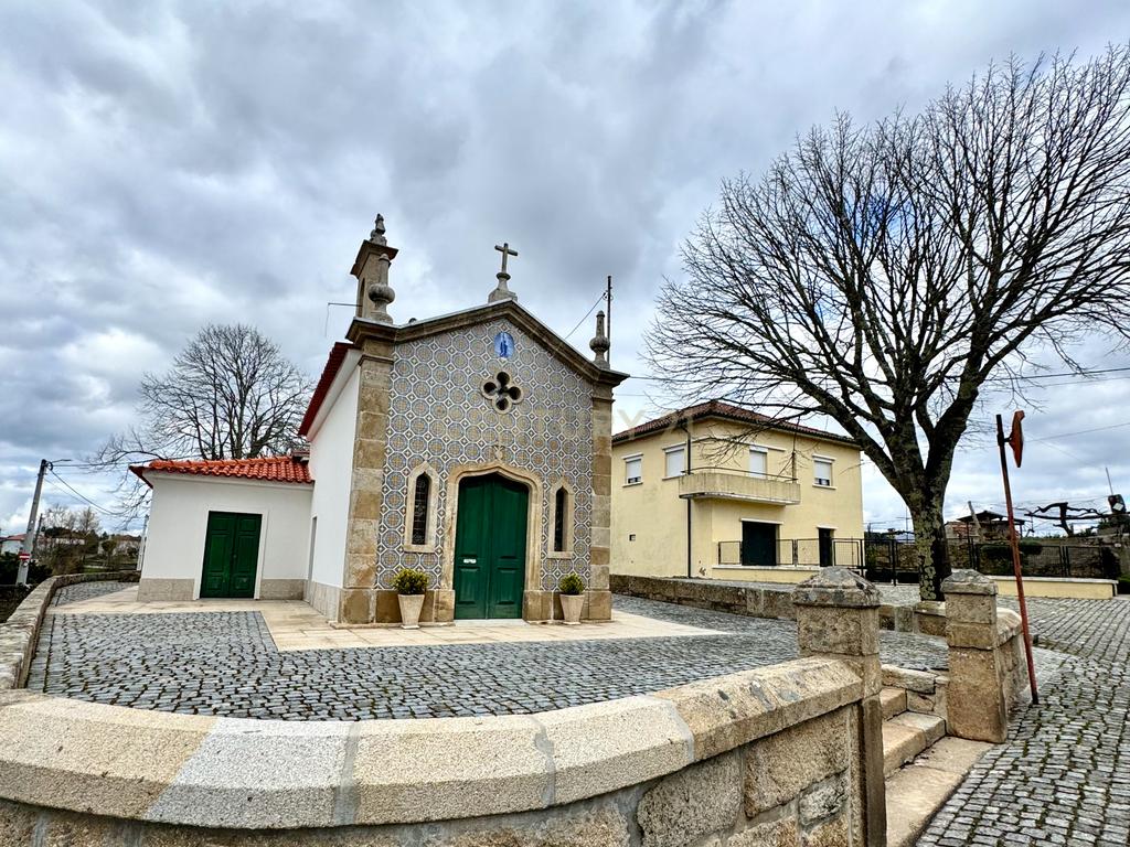 Terreno com 3600m2 - 🍇 Onde o Coração do Alvarinho Encontra a Serenidade do Rio Minho! - Image 9