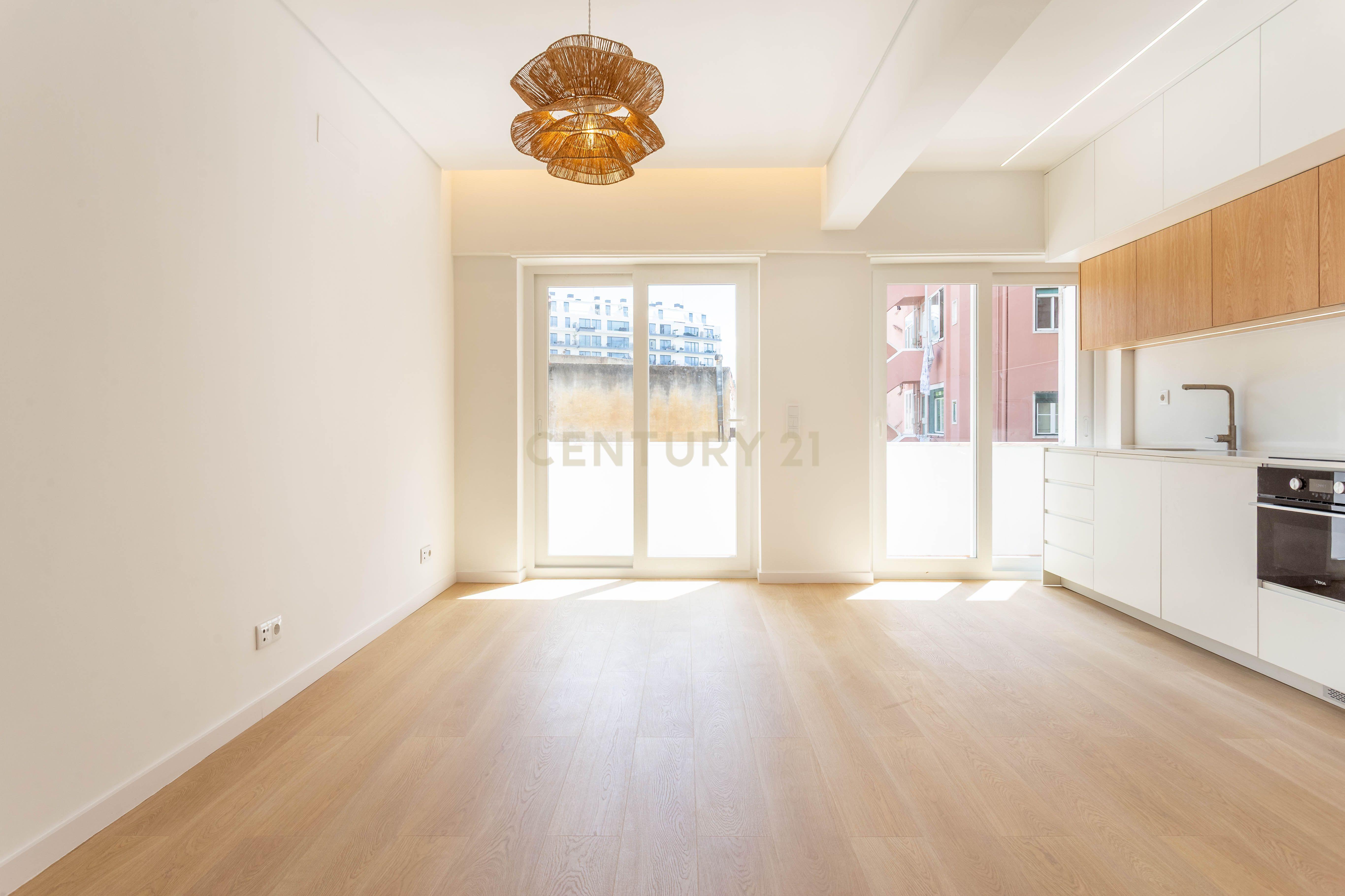 Fotografia 3 de T2 Totalmente Remodelado | Rua da Senhora da Glória – Lisboa