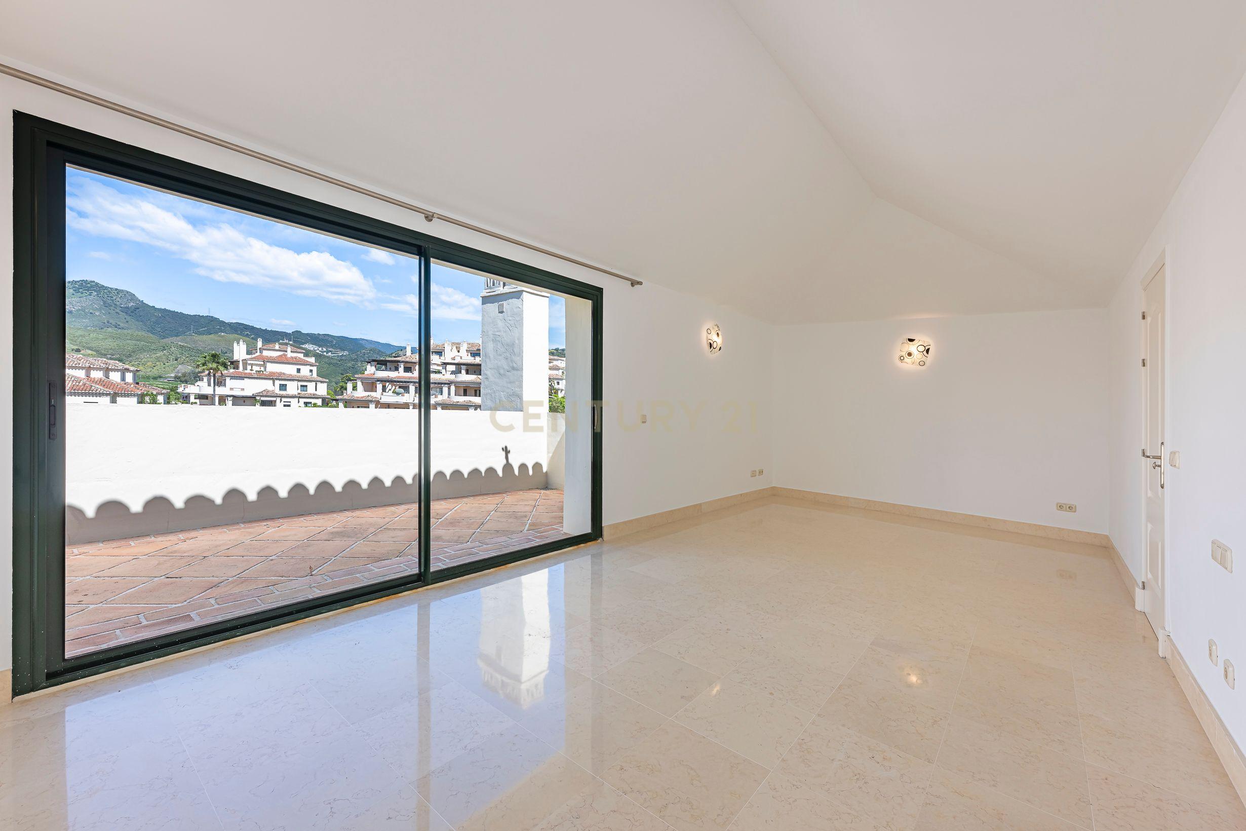 Penthouse de luxo com 4 quartos em Capanes del Golf, Benahavís - Vistas panorâmicas e serviços exclusivos - Image 4