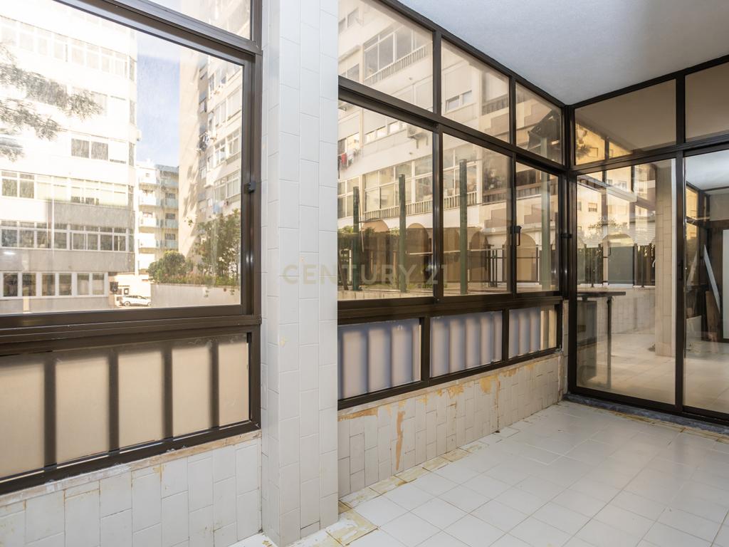 Apartamento T4, centro de Almada com terraço - Image 39