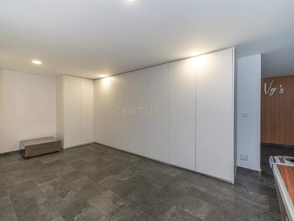 Luxuosa Moradia T5 com Vista Panorâmica em Odivelas - Image 74