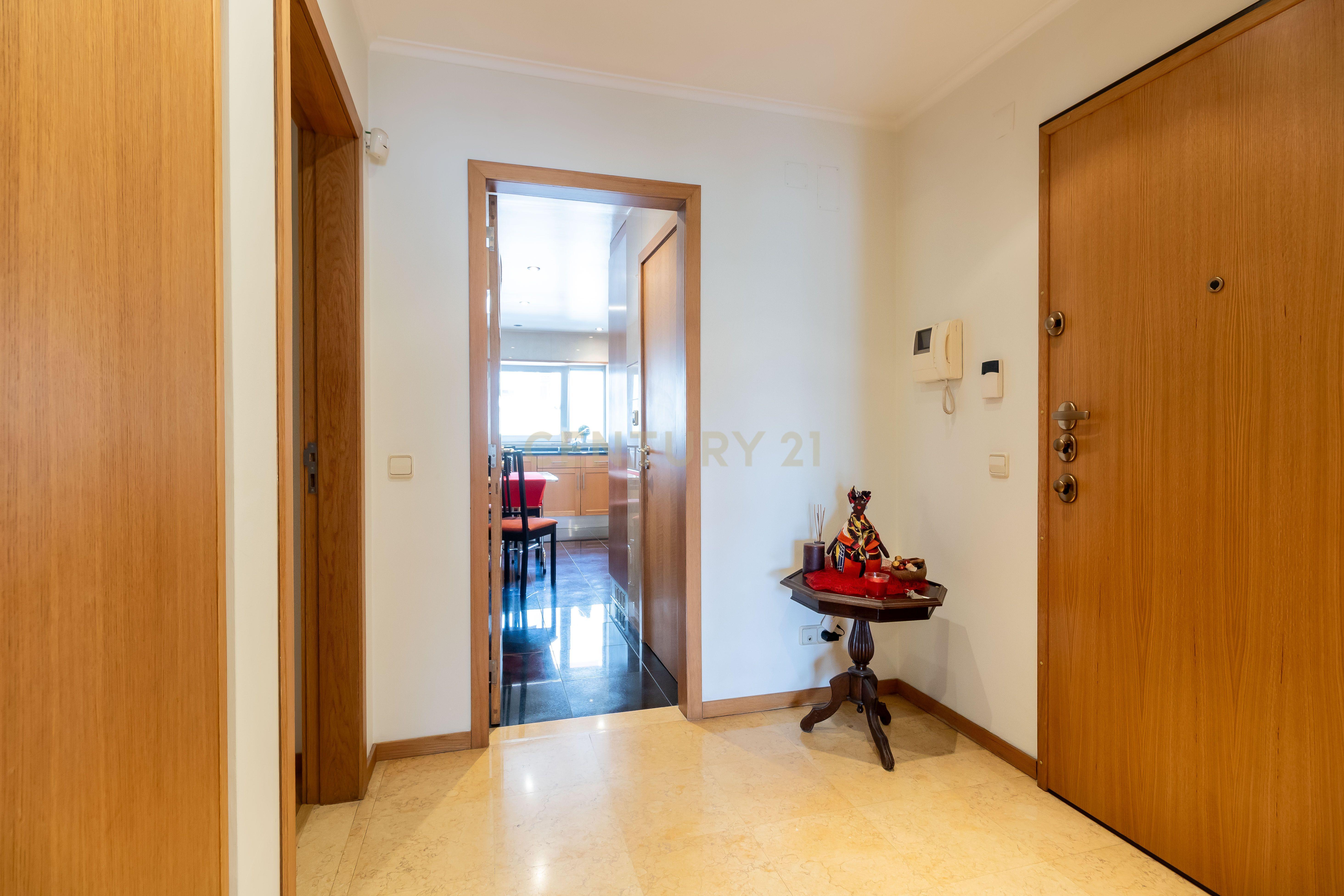 Fotografia 11 de Apartamento com áreas de T3 | Sala de 40 m² | Garagem | Avenidas Novas