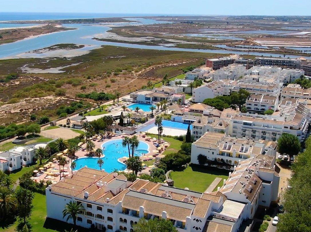 T2 , Golden Club Cabanas. - Image 29