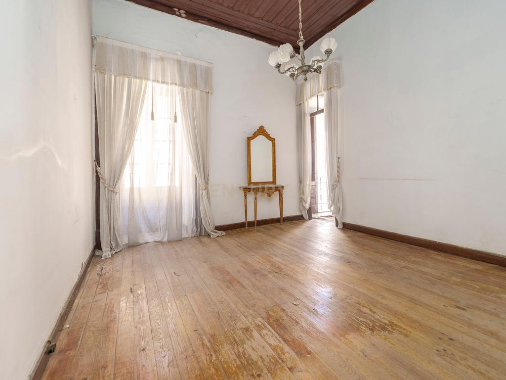 Andar de Moradia T7 | Baixa de Faro | Potencial para Hostel | Terraços - Image 11