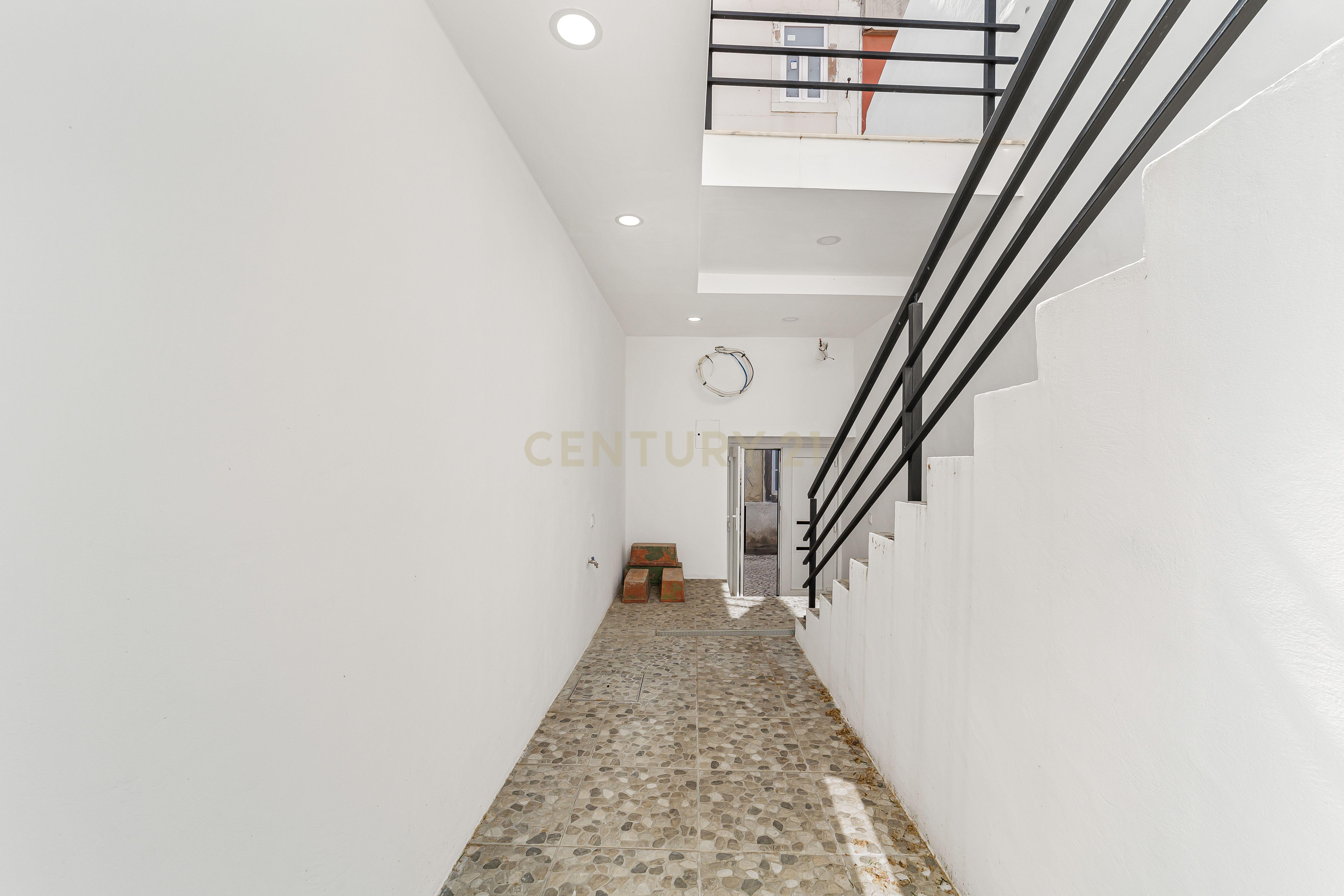 Fotografia 6 de Prédio Totalmente Renovado com 2 apartamentos T1 e espaço exterior no coração da cidade | Travessa das Viçosas (ao lado da Av. Luísa Tody), Setúbal