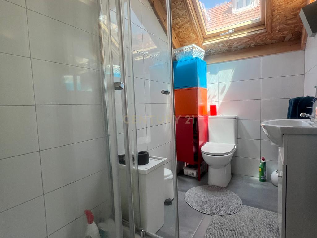 Predio totalmente Remodelado no coraçāo do Bairro Alto em Lisboa - Image 23