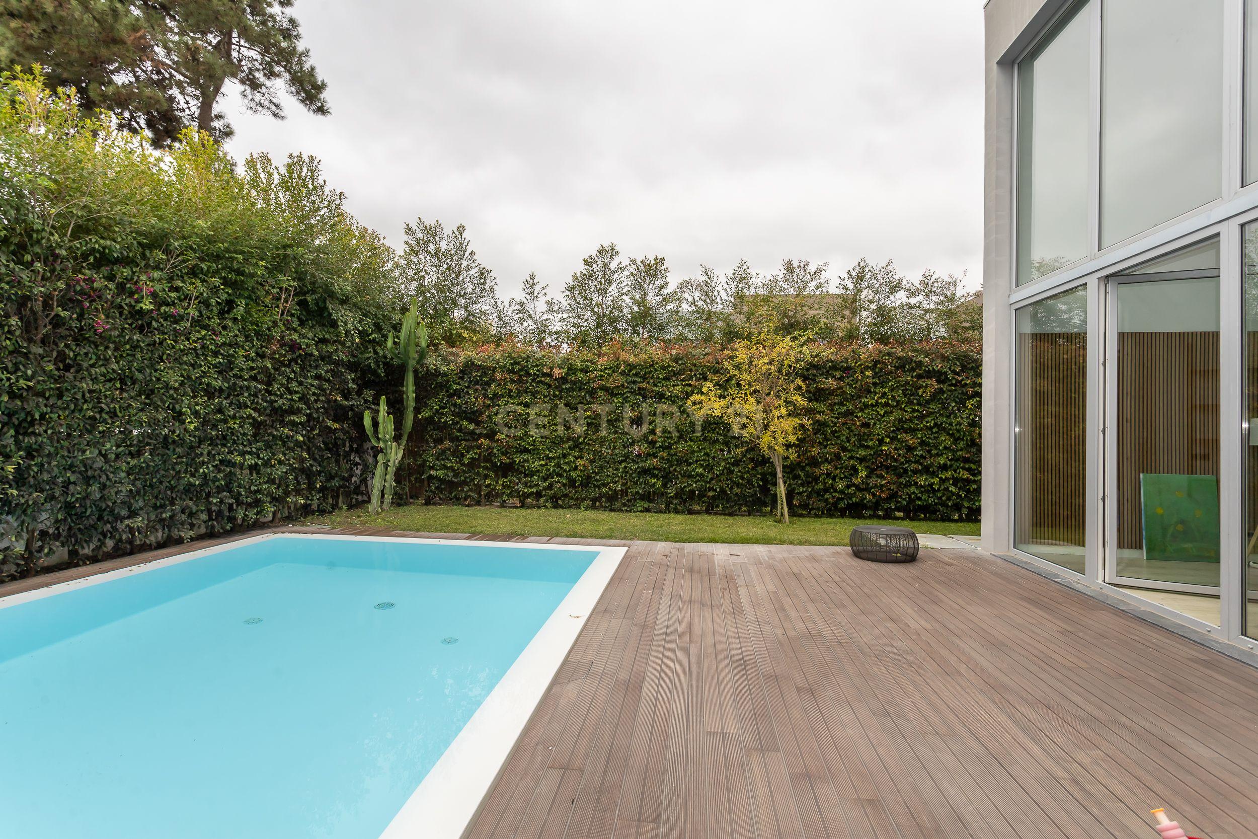 Moradia contemporânea, com piscina, no Aroeira Village, Concelho de Almada - Image 18